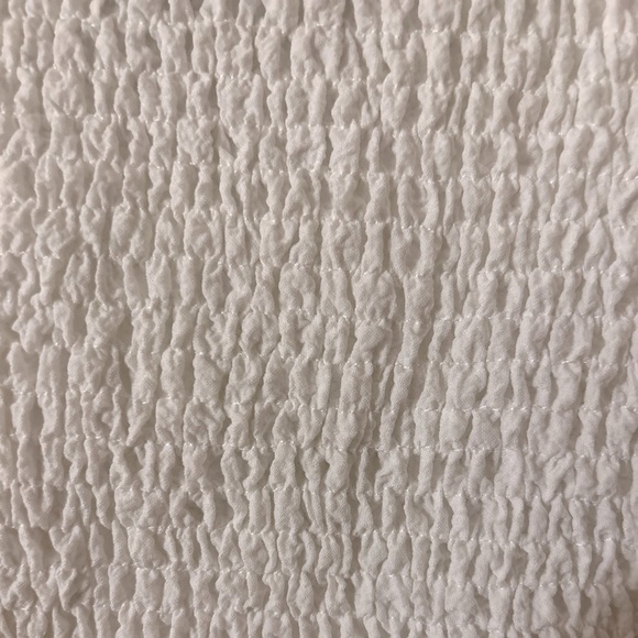 NWT Lush Smocked Ring Cut Out top off white size large - Picture 6 of 9